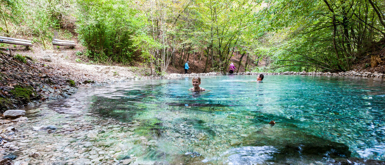 Warmes Wasser im Wald: das „Maibachl“ nahe bei Villach in Kärnten