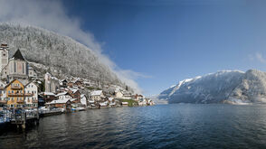 Hallstatt und der Hallstätter See im Winter