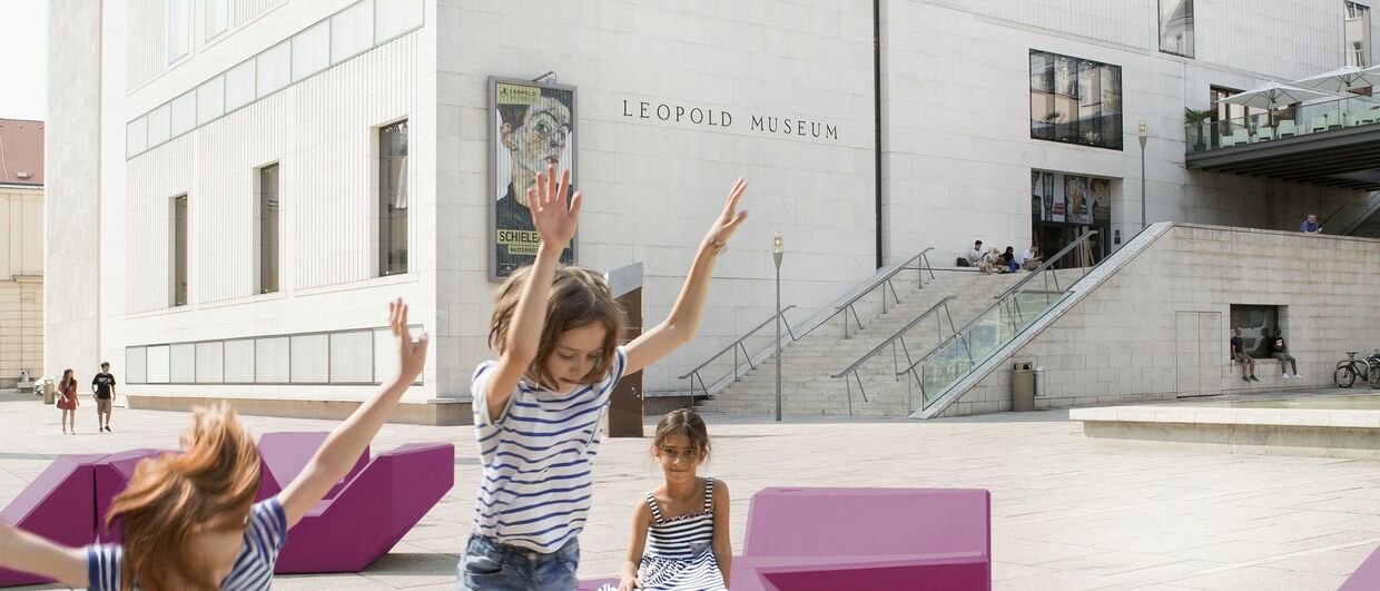 Children having fun with the MQ-Furniture