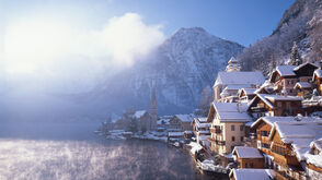 The village Hallstatt with the lake in winter