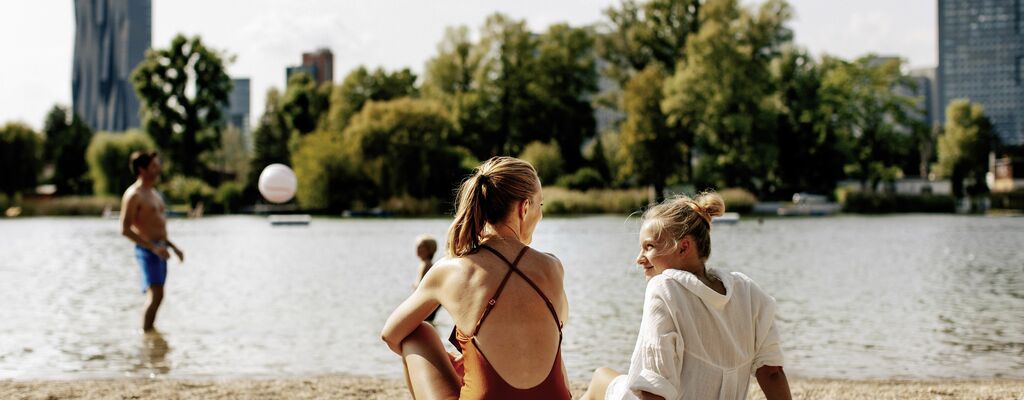 Strandbad Gänsehäufel an der Alten Donau in Wien