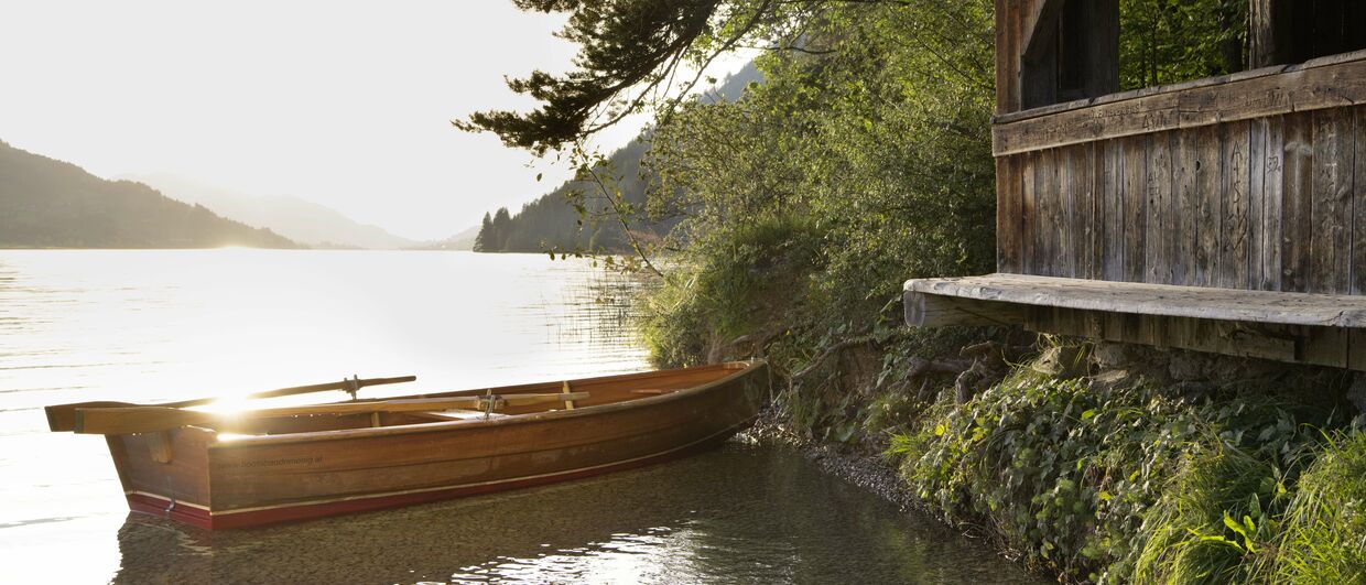 Ein Ruderboot am Weissensee in Kärnten