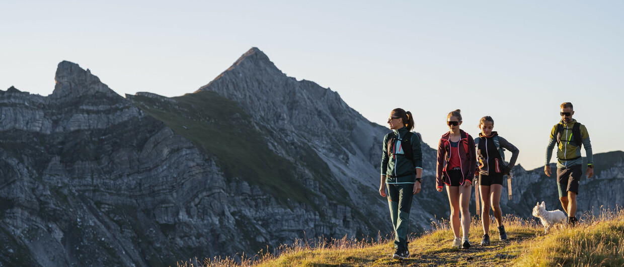 Wandern-inmitten-von-majestaetischen-Bergen-in-Obertauern © Tourismusverband-Obertauern_Christian-Schartner