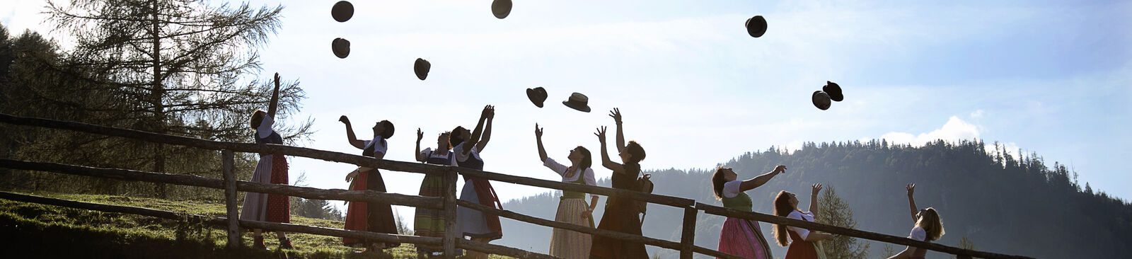 Marschieren im Dirndl