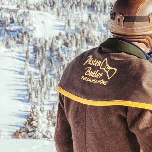 Fesch gekleidet: der "Pistenbutler" auf der Turracher Höhe