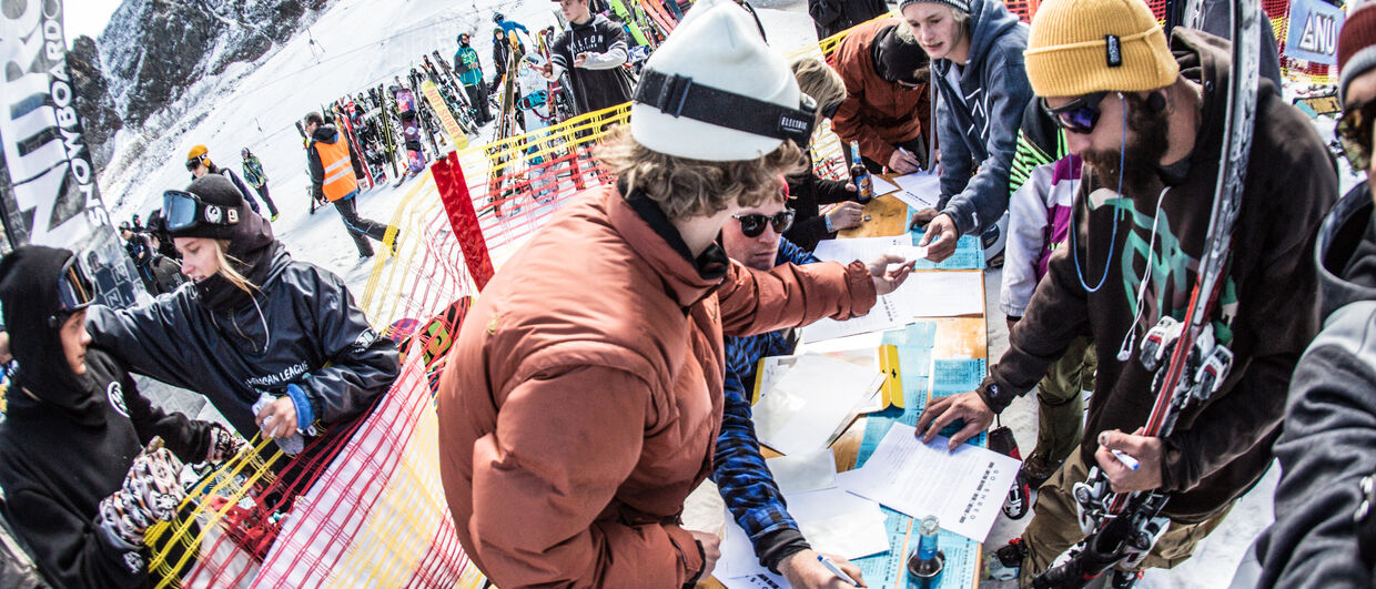 Fixpunkt für Boarder und Freeskier: das Kaunertal-Opening am Gletscher
