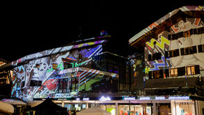 „Fantastic Gondolas“ erhellen in Lech Zürs die Winternacht