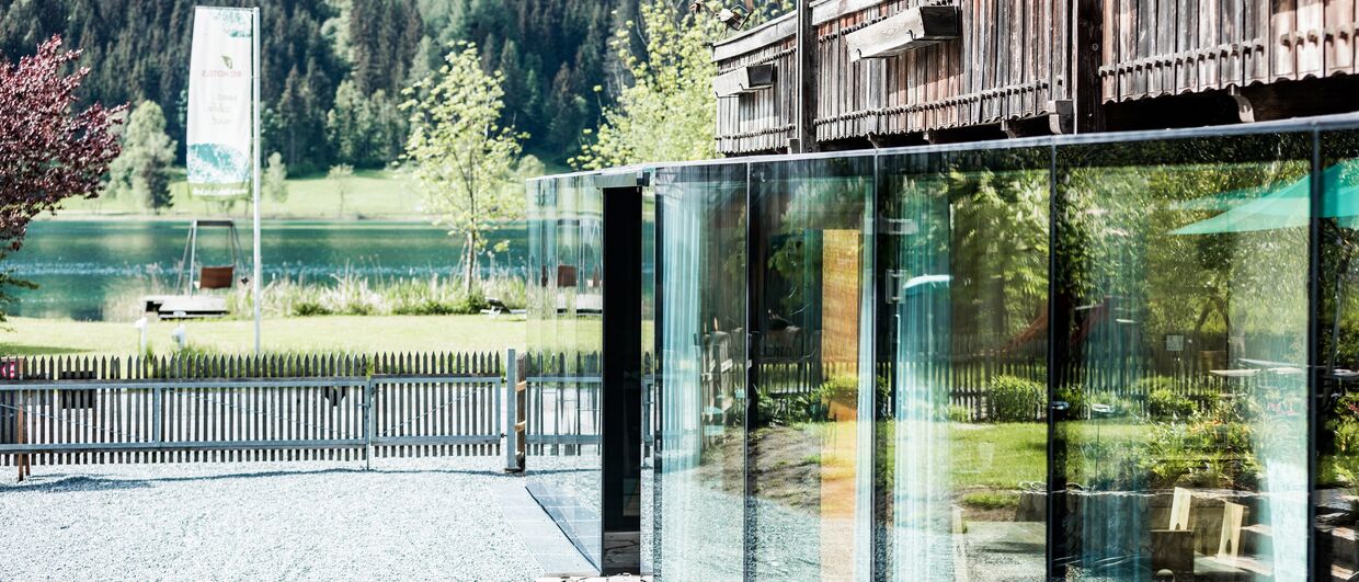 Schöner Blick auf den Weissensee: Das Biohotel Gralhof