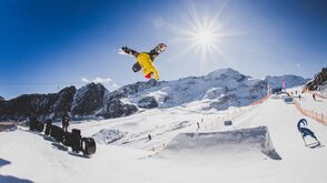 Fixpunkt für Boarder und Freeskier: Das Kaunertal-Opening am Gletscher in Tirol