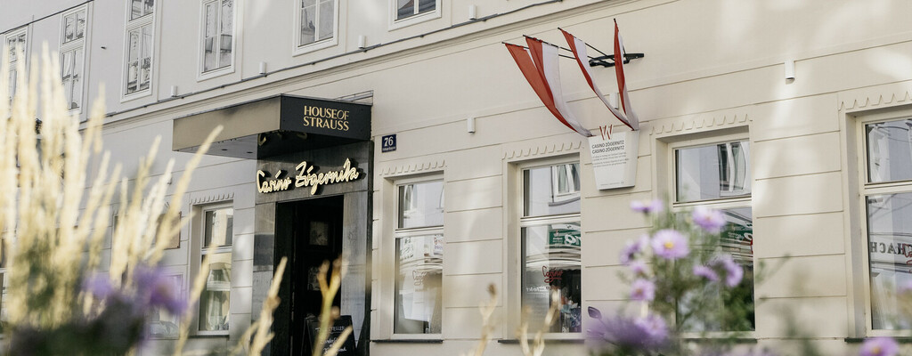 (c) House of Strauss