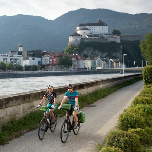 Innradweg, im Hintergrund die Festung Kufstein