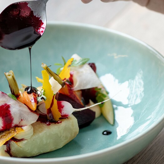 Regional, raffiniert und gleichzeitig international inspiriert kocht mitten in Wien das Restaurant Labstelle.