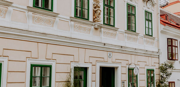 Walk through Spittelberg, Vienna