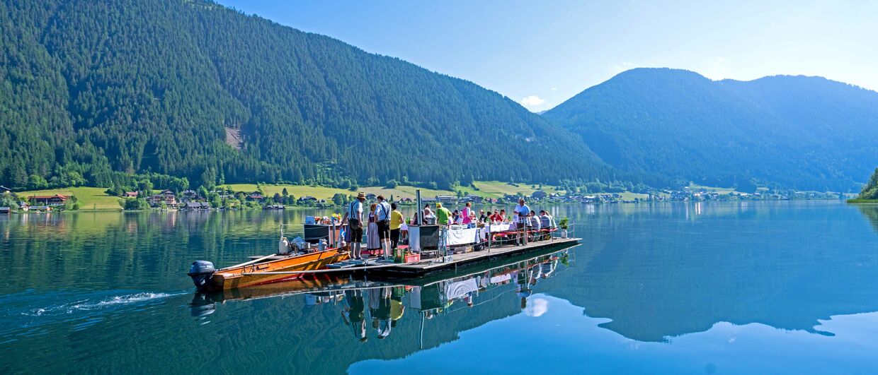 Das Frühstücksfloß am Weissensee in Kärnten