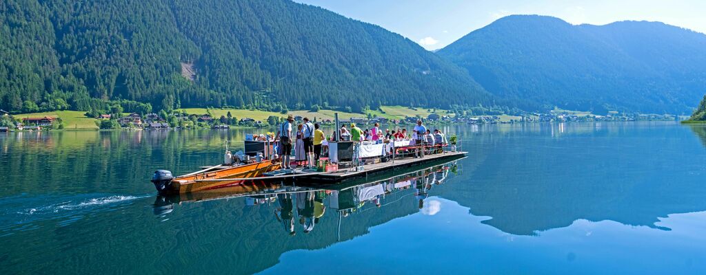 Das Frühstücksfloß am Weissensee in Kärnten