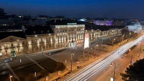 The MuseumsQuartier at night 