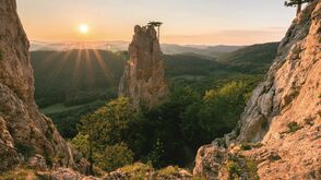 Südlich von Wien erhebt sich der Peilstein im Wienerwald