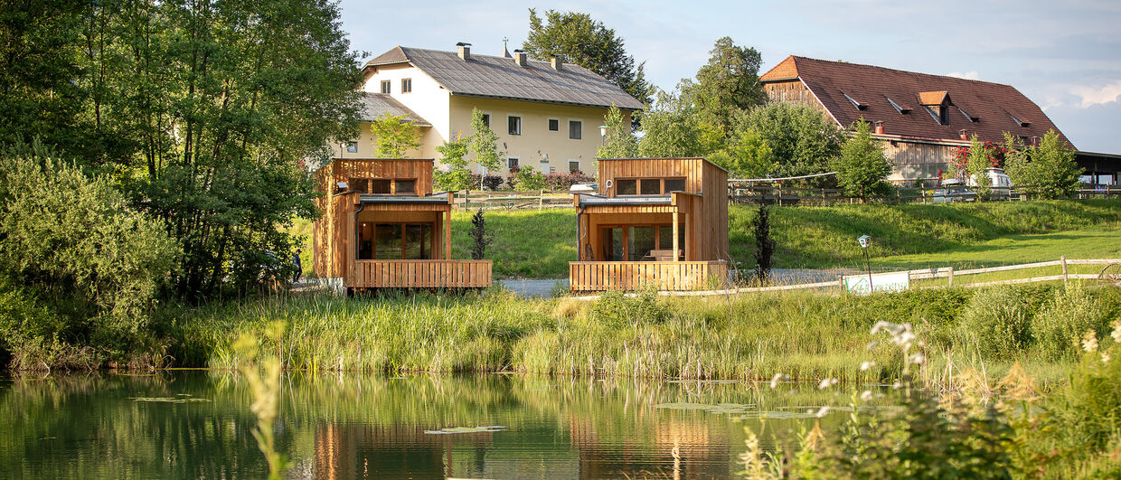 Die beiden neuen "Glamping Lodges" am Prefelnig-Hof