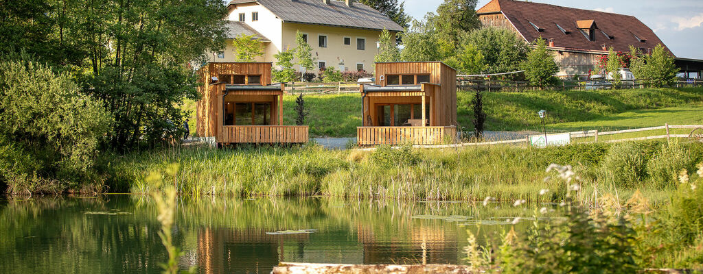 Die beiden neuen "Glamping Lodges" am Prefelnig-Hof