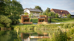 Die beiden neuen "Glamping Lodges" am Prefelnig-Hof