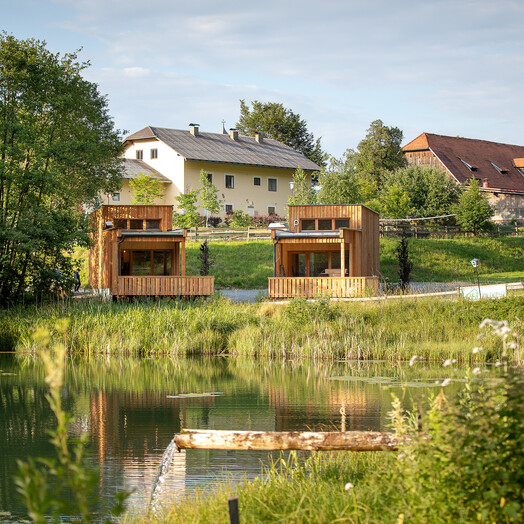 Die beiden neuen "Glamping Lodges" am Prefelnig-Hof