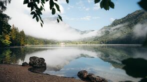 Bergseenduo in der Abgeschiedenheit: der Vordere und der Hintere Langbathsee