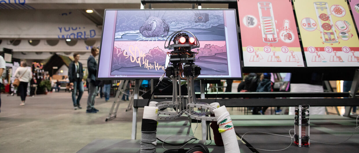 Ars Electronica Festival 2019, "Noodle Feet", Sarah Petkus